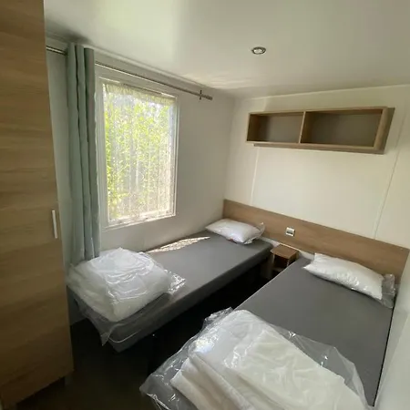 Campsite Camping Le Montourey *
